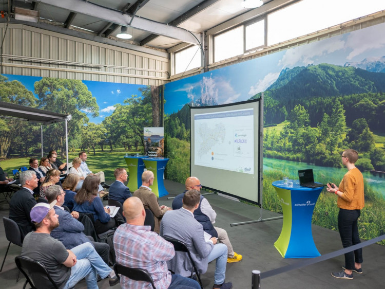 dwif: Pressekonferenz zur Vorstellung der „Markt- und Potenzialstudie – Campingbranche in Sachsen“ (Bild: © C. – I. Mokry/LTV Sachsen) dwif: Pressekonferenz zur Vorstellung der „Markt- und Potenzialstudie – Campingbranche in Sachsen“ (Bild: © C. – I. Mokry/LTV Sachsen)