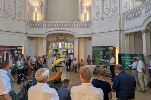 dwif begleitet Jubiläumsveranstaltung mit Konzeption und Moderation (Bild: Clara Hausmann, Informationszentrum 2026) dwif begleitet Jubiläumsveranstaltung mit Konzeption und Moderation (Bild: Clara Hausmann, Informationszentrum 2026)