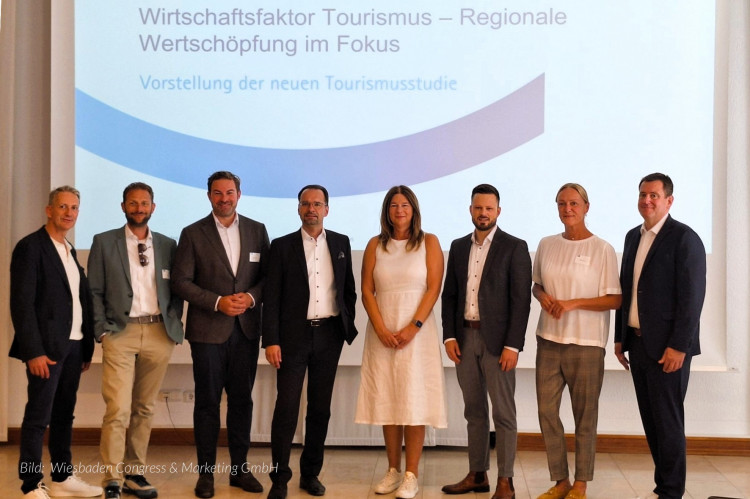 dwif: Präsentation der Wirtschaftsfaktor Tourismus Studie für Wiesbaden und Rheingau (Bild: Wiesbaden Congress & Marketing GmbH) dwif: Präsentation der Wirtschaftsfaktor Tourismus Studie für Wiesbaden und Rheingau (Bild: Wiesbaden Congress & Marketing GmbH)